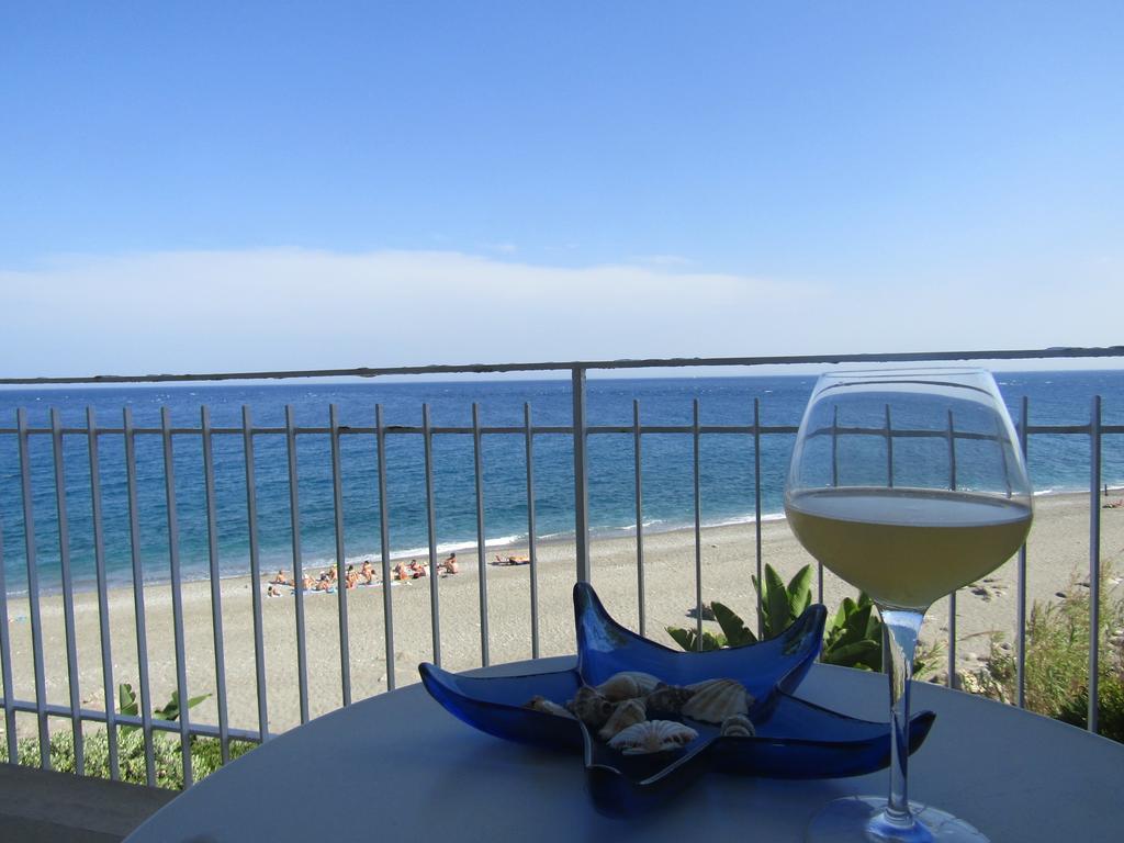Appartamento Mare Mare Форца-д'Аґро Екстер'єр фото
